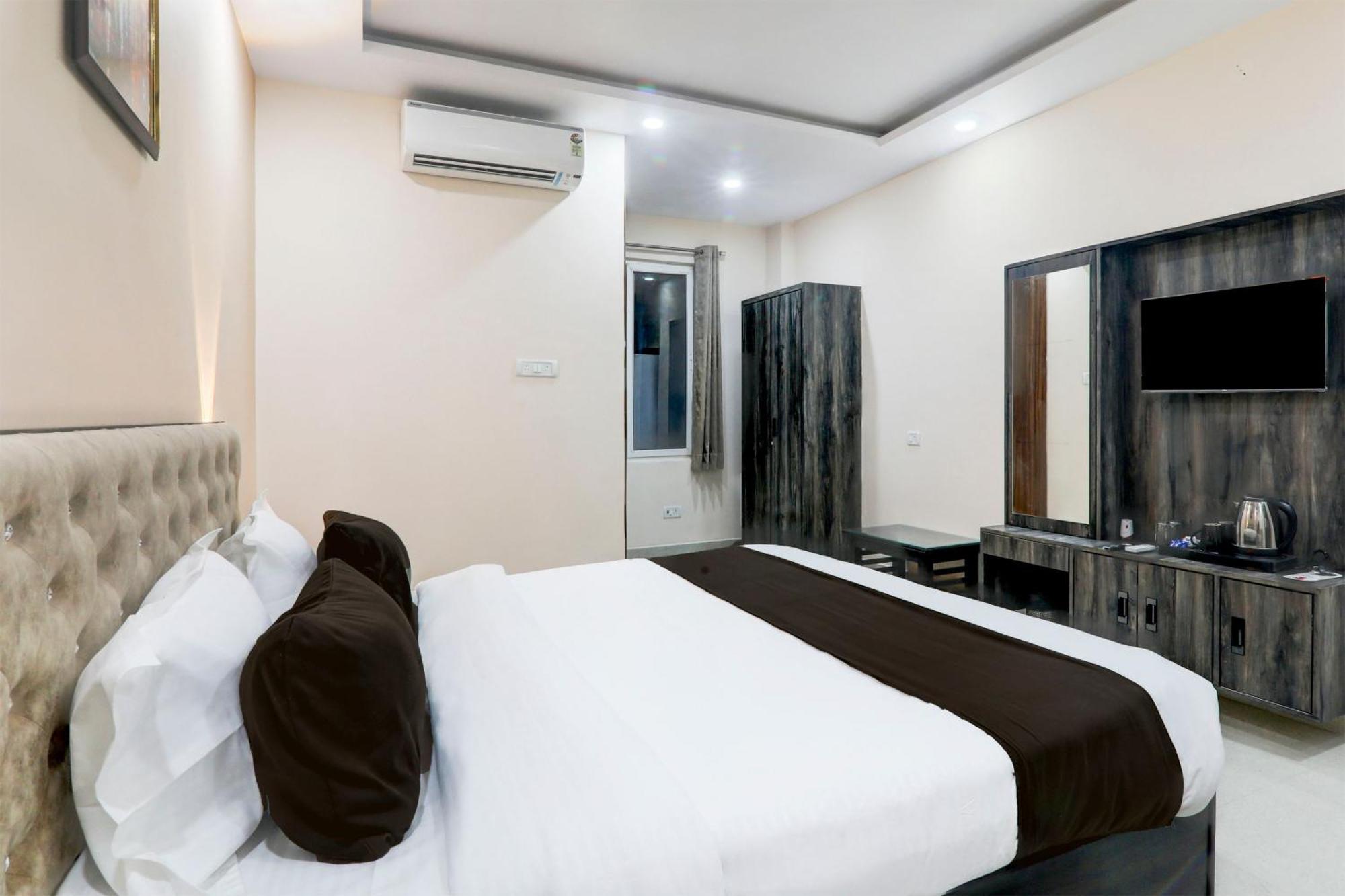 Super Townhouse Gls International 호텔 러크나우 외부 사진
