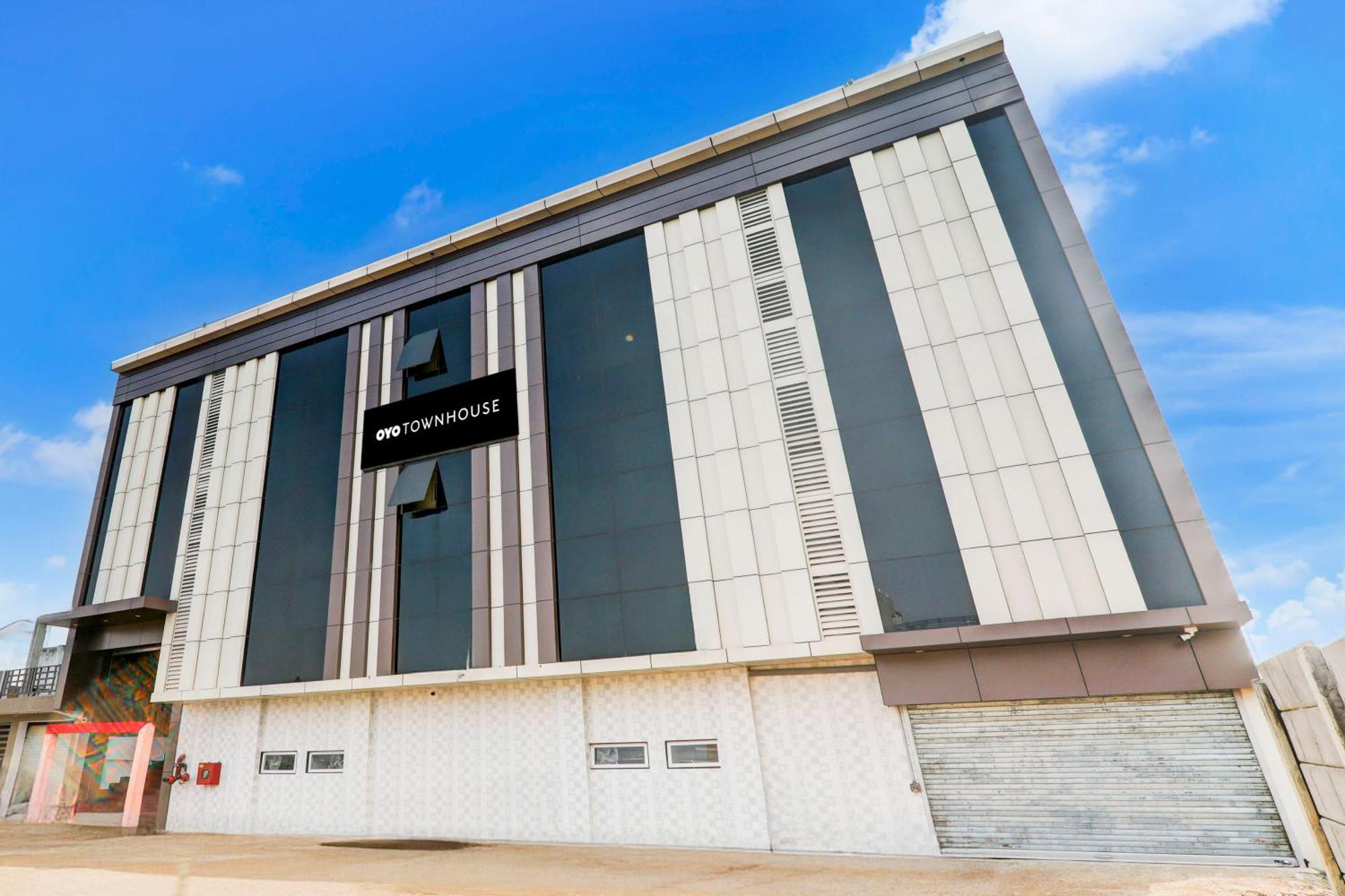 Super Townhouse Gls International 호텔 러크나우 외부 사진