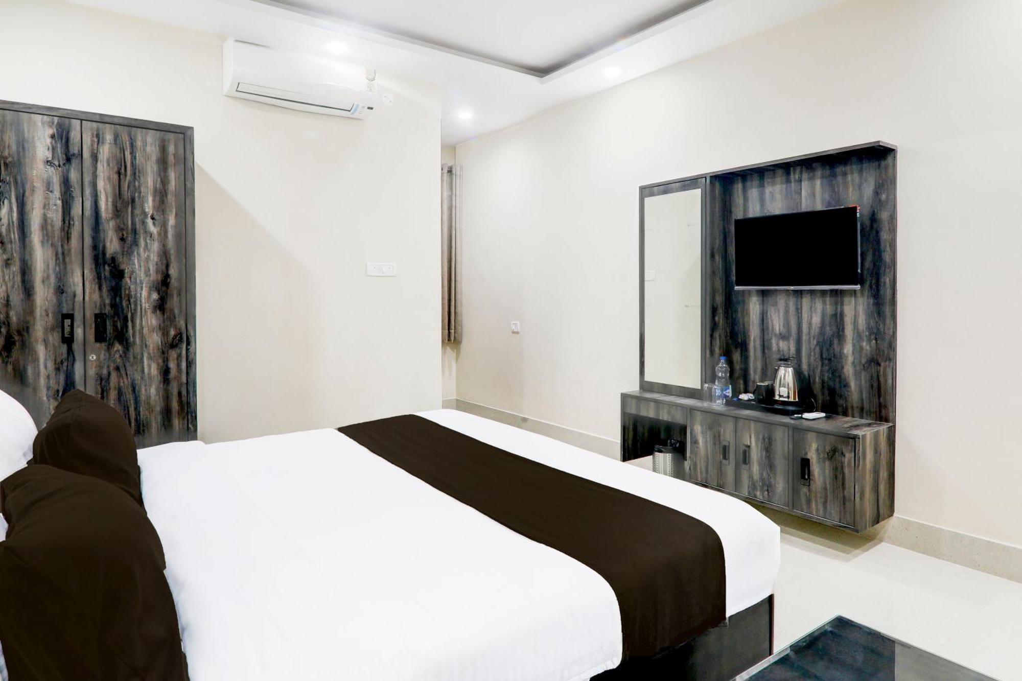 Super Townhouse Gls International 호텔 러크나우 외부 사진