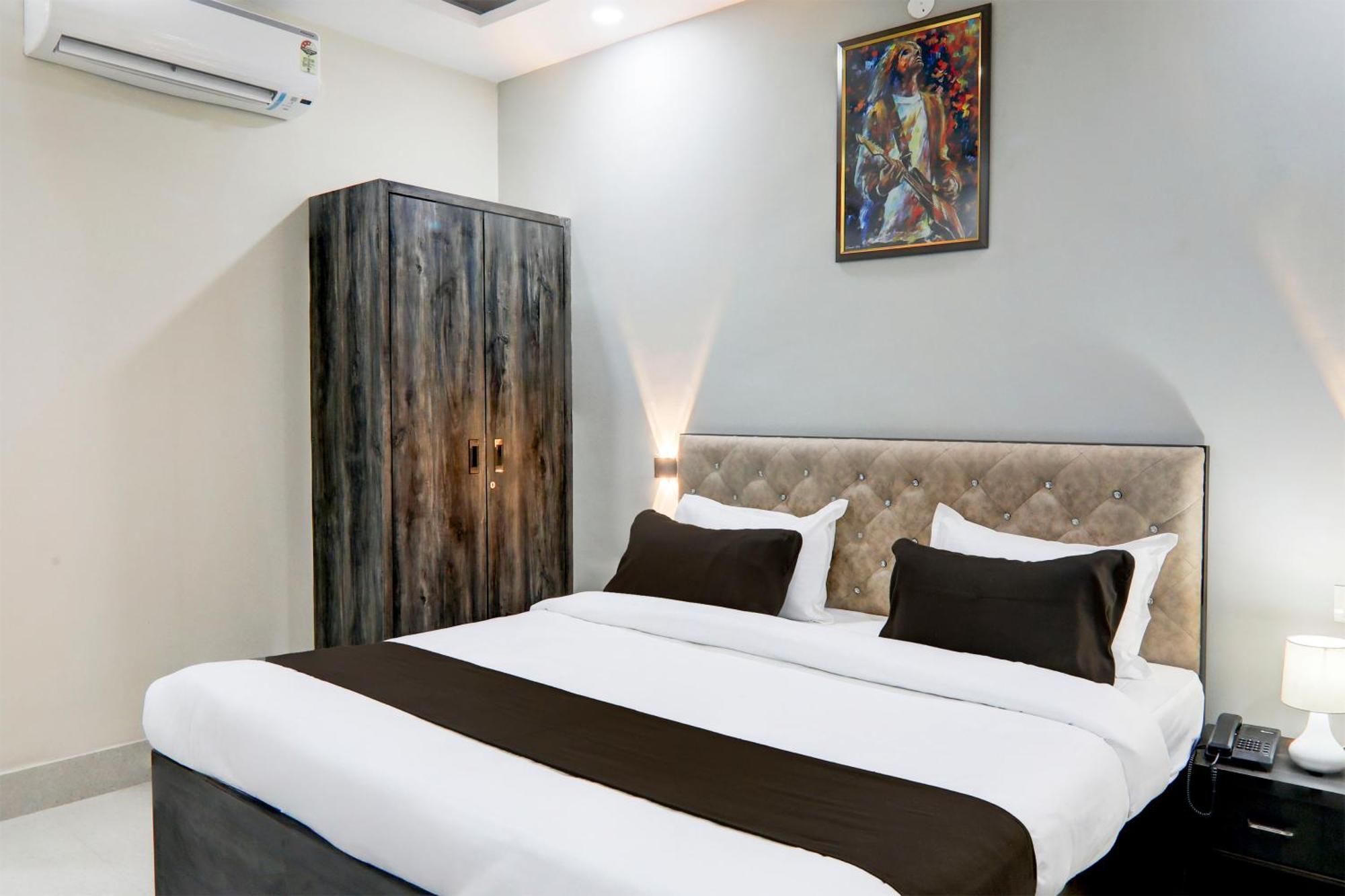 Super Townhouse Gls International 호텔 러크나우 외부 사진