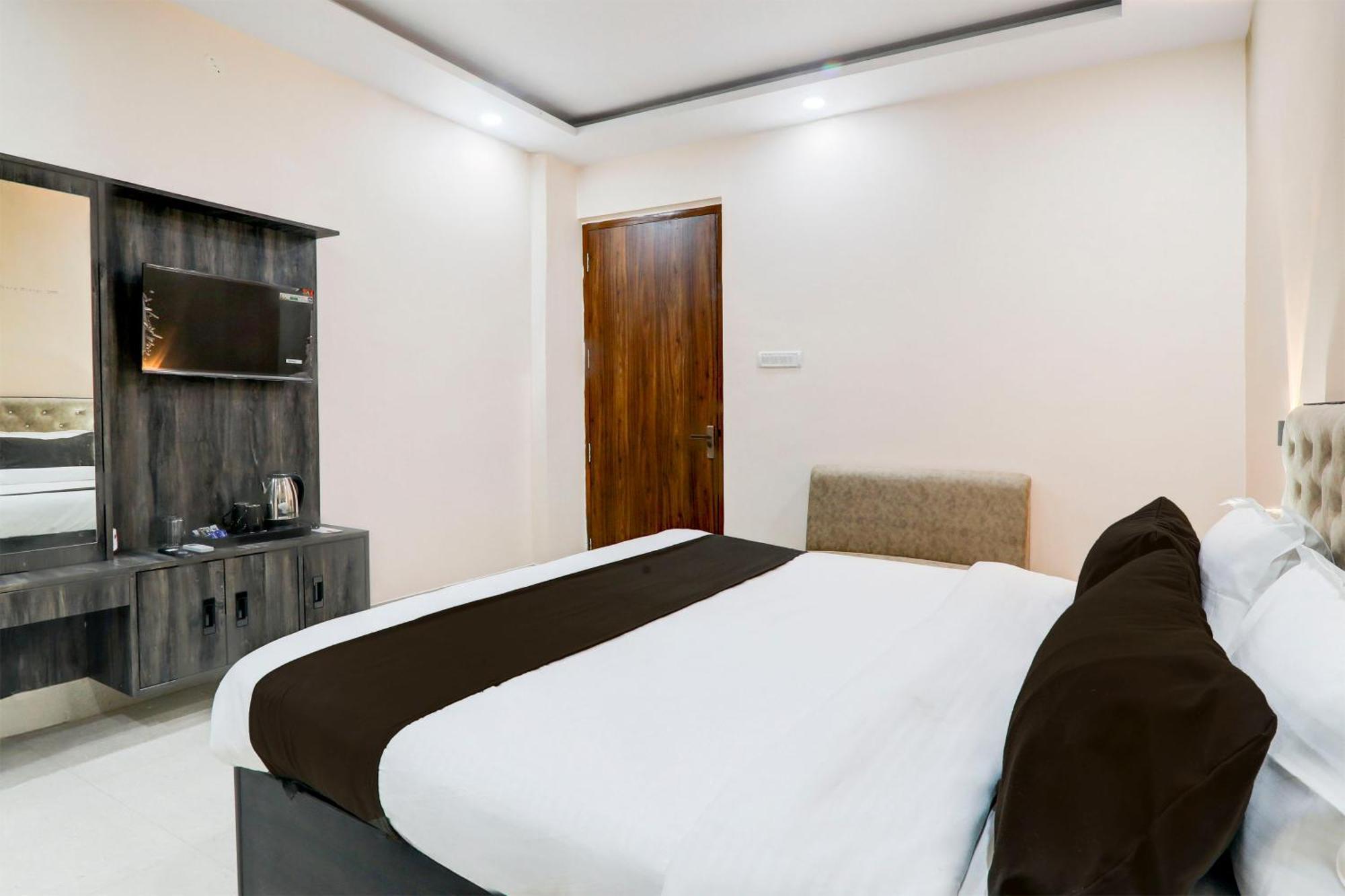 Super Townhouse Gls International 호텔 러크나우 외부 사진